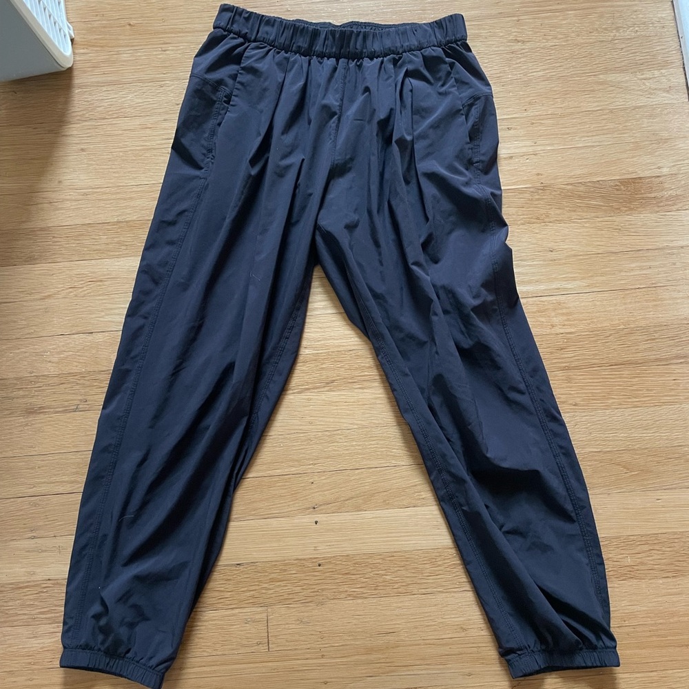 Black lululemon joggers